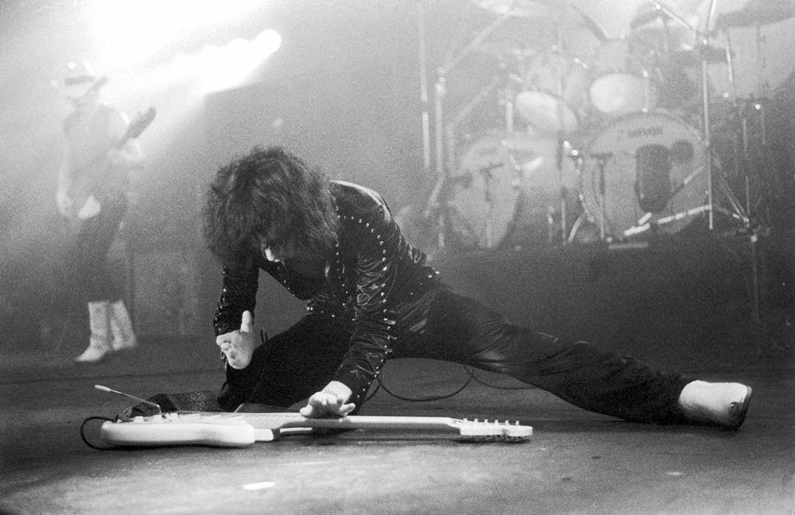 Ritchie Blackmore doing the splits on stage with his Stratocaster at the Rainbow in London in 1979