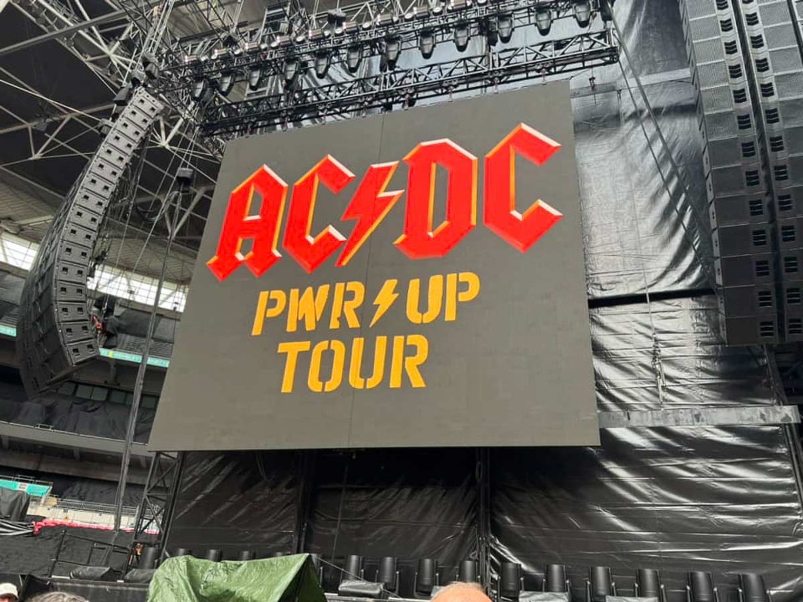 The Heavy Metal Font