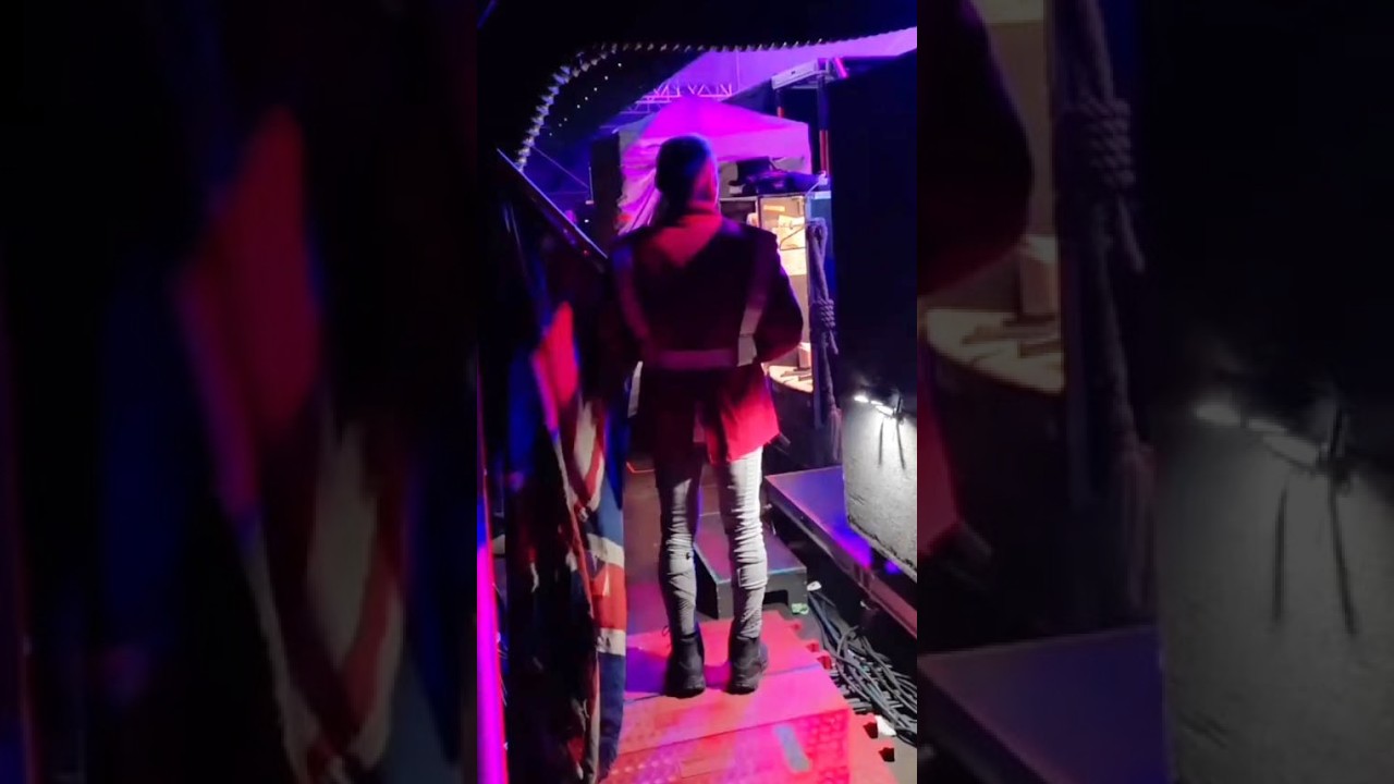 Iron Maiden's Bruce Dickinson Sang The Trooper From Out of Sight in Quito