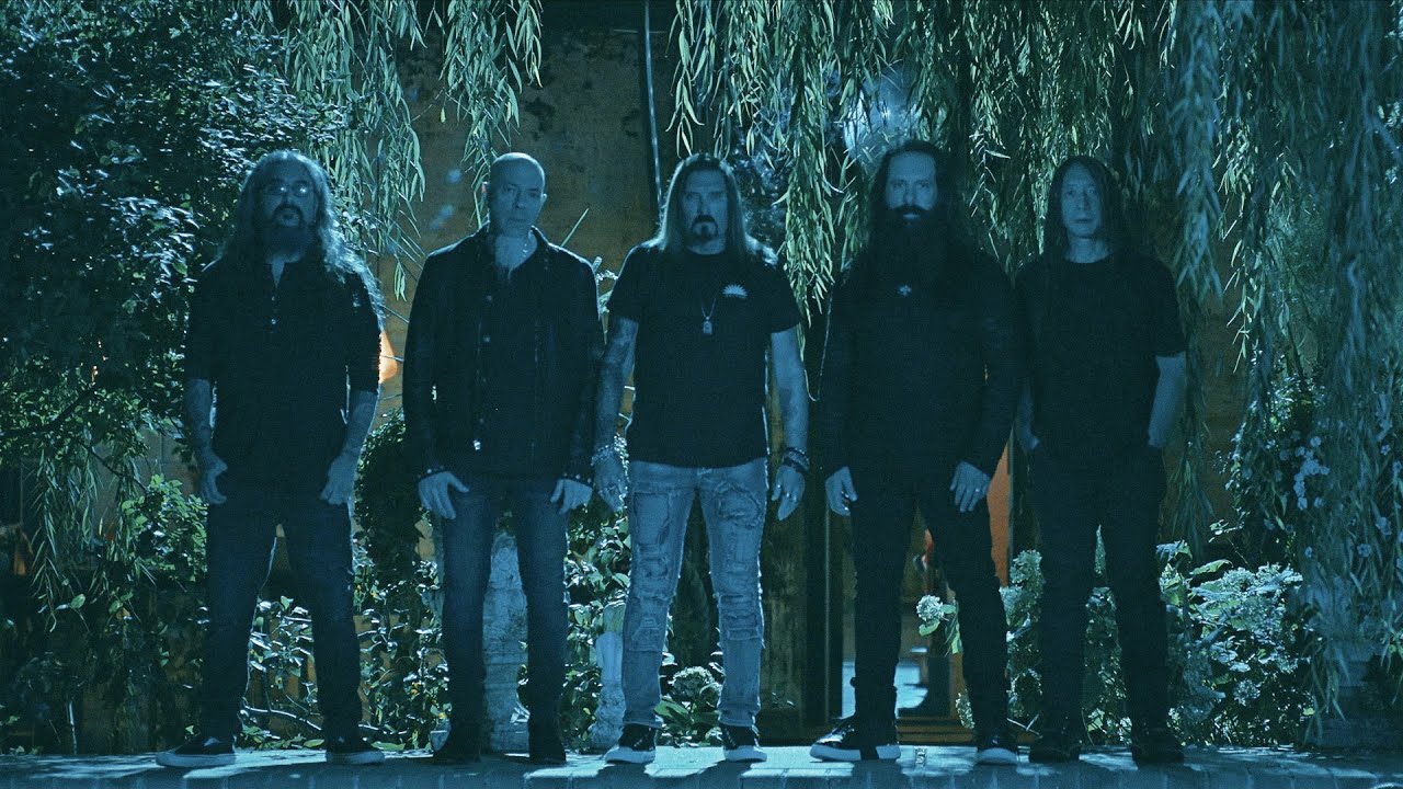 Photo: Blabbermouth