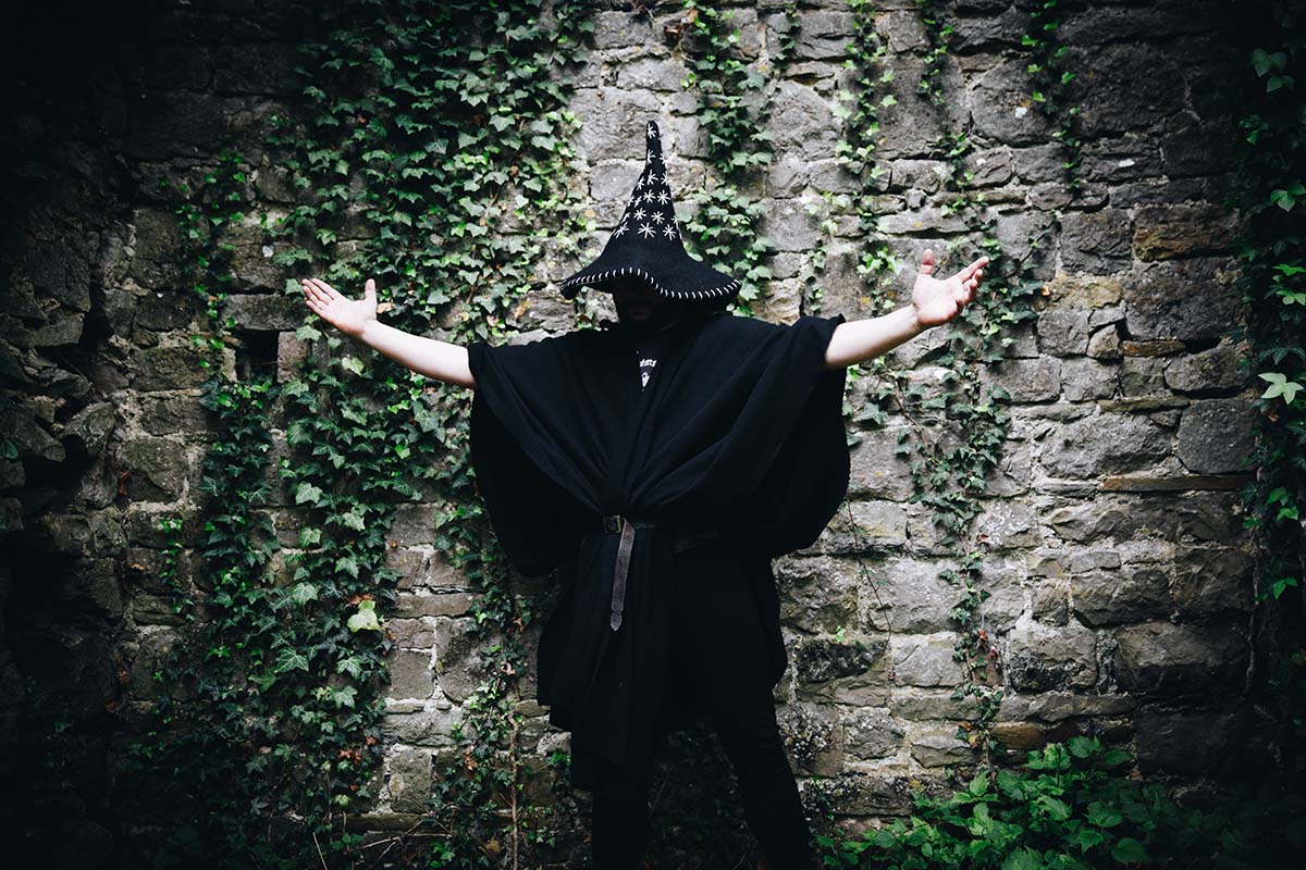 Hyver Throw a Party in an Enchanted Forest and End the Album With an Ambulance